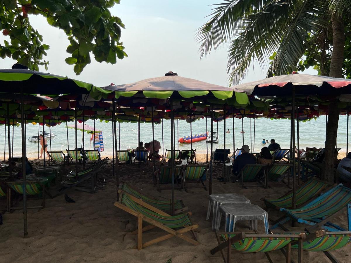 Yuri Guesthouse Jomtien Beach Exterior photo