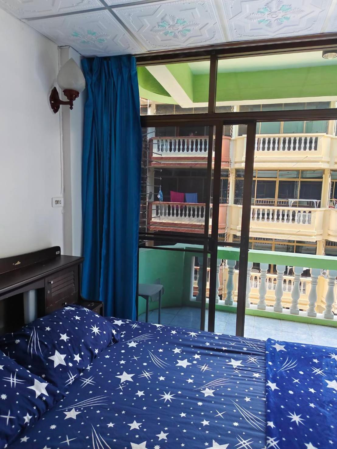 Yuri Guesthouse Jomtien Beach Exterior photo